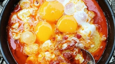 طرز تهیه املت سریع با یک تخم‌مرغ و دو گوجه در ۵ دقیقه